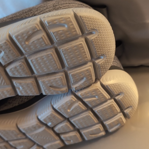 Mens skechers, two pairs, gowalk, lightweight, size 10 - Picture 13 of 16